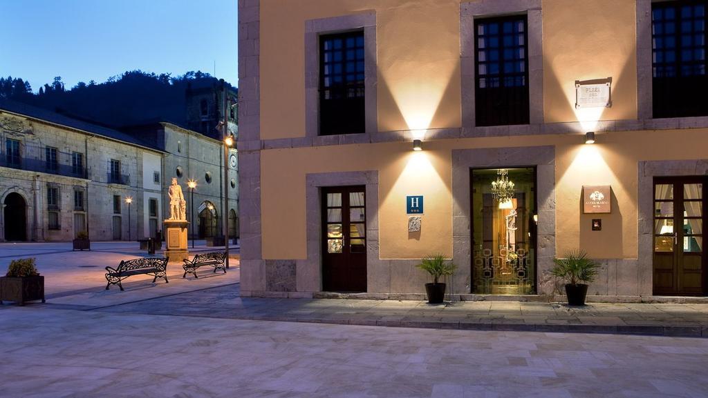 Antiguo Casino Hotel Pravia Dış mekan fotoğraf